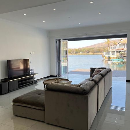 Twenty One Southwinds Villa Hartbeespoort Luaran gambar